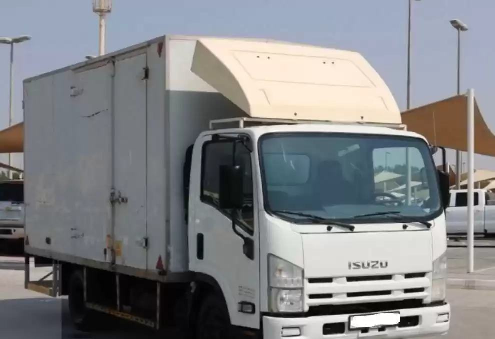 مستعملة Isuzu Unspecified للبيع في دبي #16450 - 1  صورة 