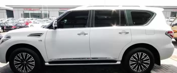 مستعملة Nissan Patrol للبيع في دبي #16481 - 1  صورة 