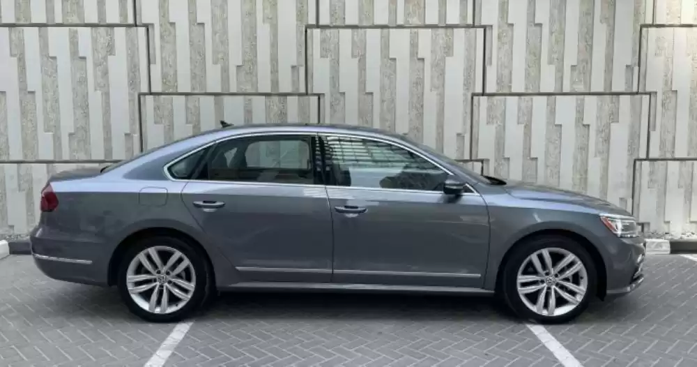 مستعملة Volkswagen Passat للبيع في دبي #16502 - 1  صورة 