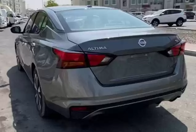 مستعملة Nissan Altima للبيع في دبي #17038 - 1  صورة 