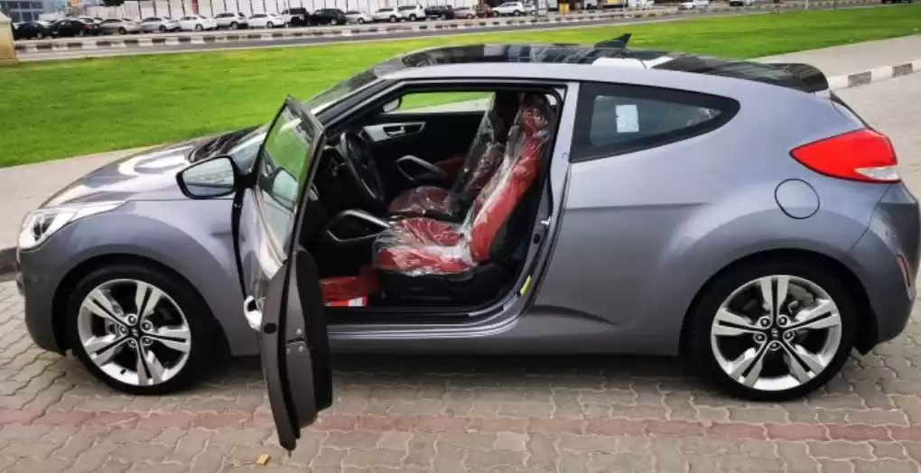 مستعملة Hyundai Veloster للبيع في دبي #17059 - 1  صورة 