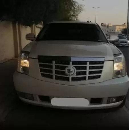 Использовал Cadillac Escalade Продается в Эр-Рияд #17322 - 1  image 