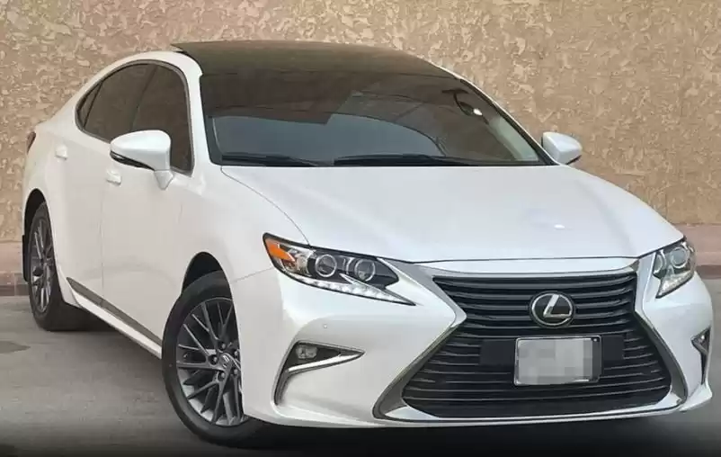 Использовал Lexus ES Продается в Эр-Рияд #17728 - 1  image 
