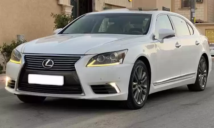 Использовал Lexus LS 460 Продается в Эр-Рияд #17767 - 1  image 