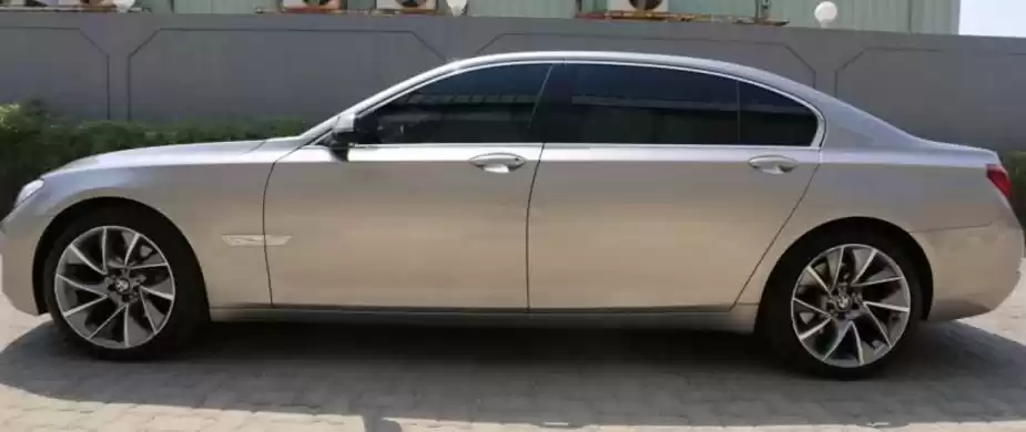 مستعملة BMW 740 LI للبيع في دبي #17860 - 1  صورة 