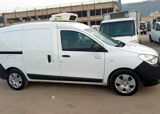 Utilisé Renault Unspecified À Louer au Koweit #18118 - 1  image 