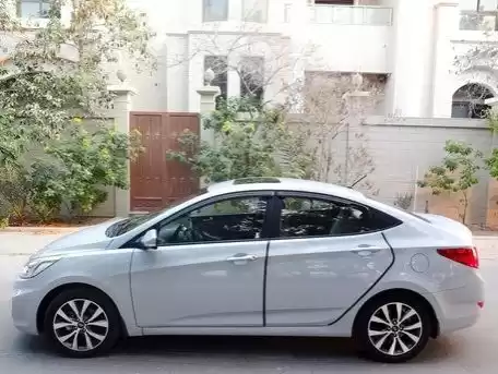 استفاده شده Hyundai Accent برای فروش که در المنامه #18361 - 1  image 