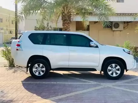 استفاده شده Toyota Land Cruiser برای اجاره که در المنامه #18631 - 1  image 