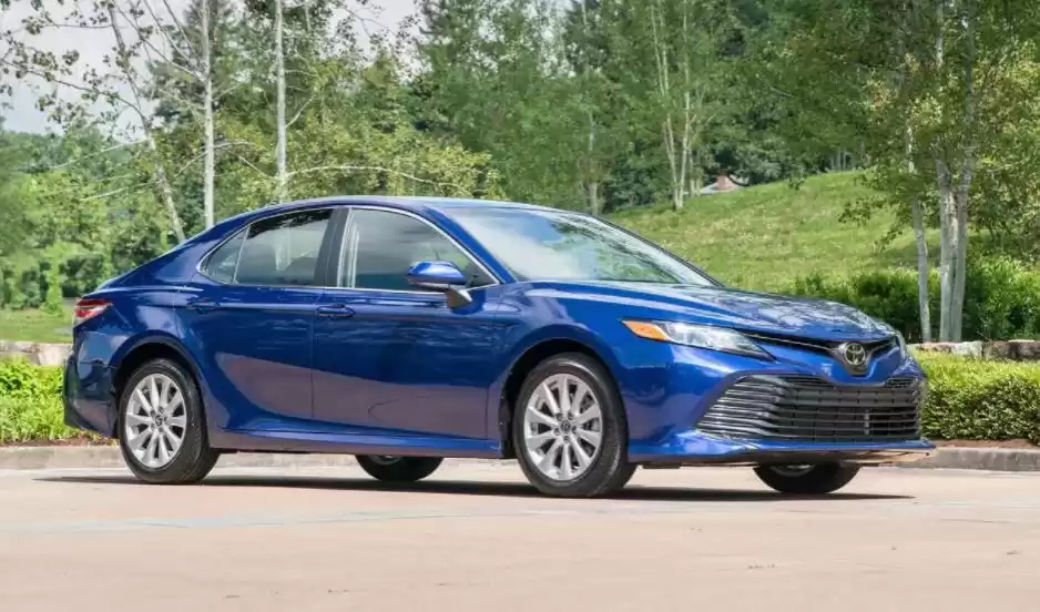 Использовал Toyota Camry Аренда в Дубай #18687 - 1  image 