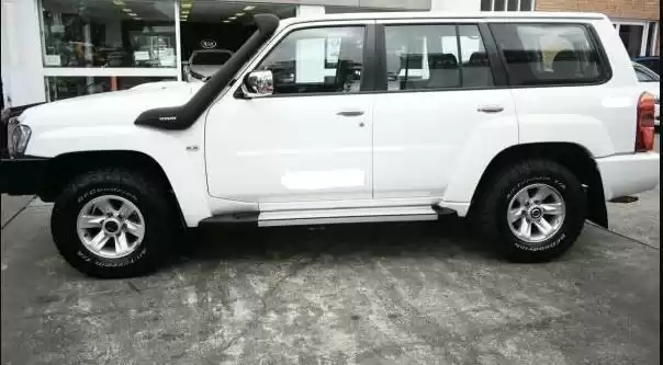 استفاده شده Nissan Unspecified برای اجاره که در دبی #19385 - 1  image 