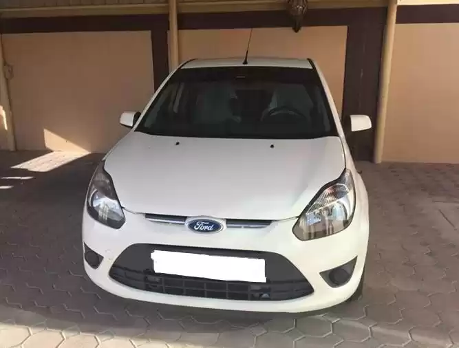 Использовал Ford Figo Hatchback Аренда в Дубай #19663 - 1  image 