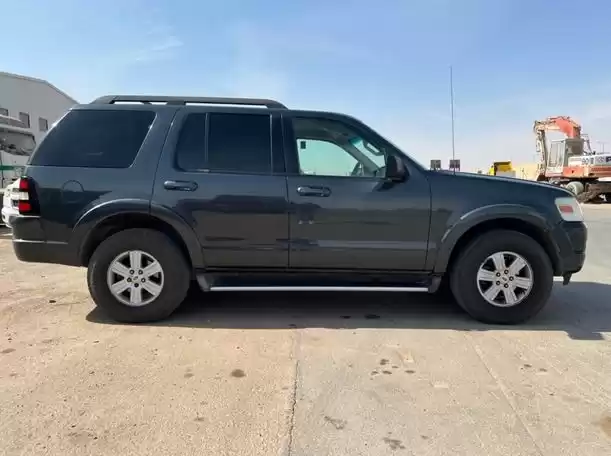 Gebraucht Ford Explorer Zu vermieten in Riad #20342 - 1  image 