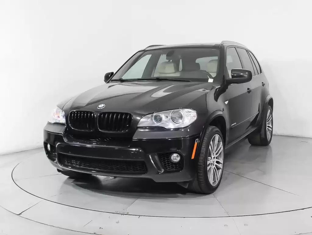 Gebraucht BMW Unspecified Zu vermieten in Riad #21131 - 1  image 