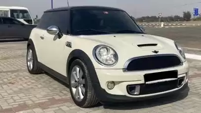 Gebraucht Mini Coupe Zu vermieten in Riad #21615 - 1  image 