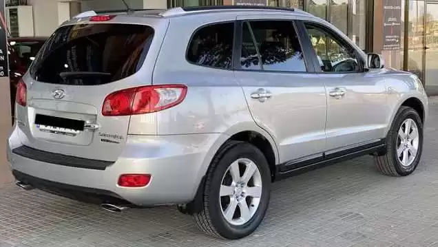 مستعملة Hyundai Santa Fe للإيجار في الدوحة #21760 - 1  صورة 