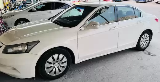 استفاده شده Honda Accord برای اجاره که در دوحه #21810 - 1  image 