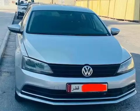استفاده شده Volkswagen Jetta برای اجاره که در دوحه #21927 - 1  image 