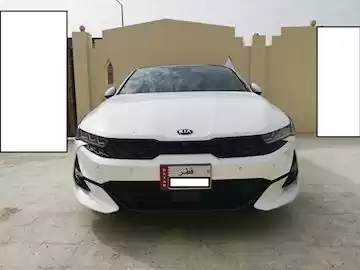 استفاده شده Kia Optima برای اجاره که در دوحه #21936 - 1  image 