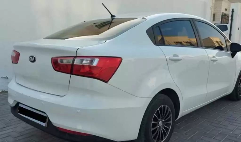 استفاده شده Kia Rio برای اجاره که در دوحه #22055 - 1  image 