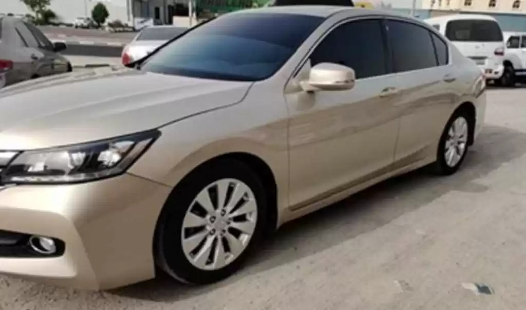استفاده شده Honda Accord برای اجاره که در دوحه #22072 - 1  image 