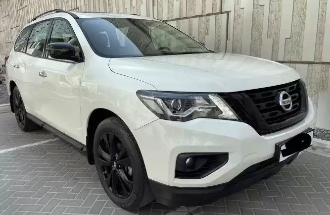 مستعملة Nissan Pathfinder للإيجار في الدوحة #22076 - 1  صورة 