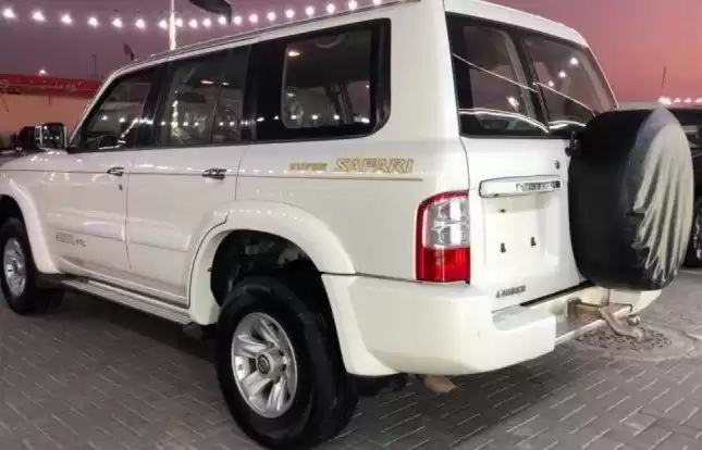 Utilisé Nissan Patrol À Louer au Doha #22081 - 1  image 