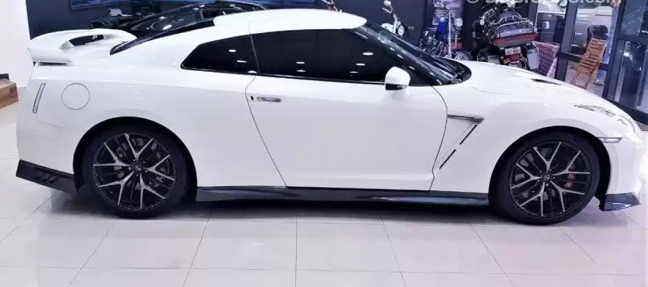 مستعملة Nissan GT-R للإيجار في الدوحة #22083 - 1  صورة 