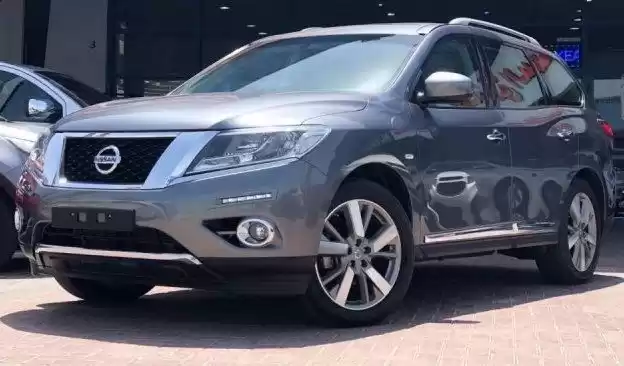 مستعملة Nissan Pathfinder للإيجار في الدوحة #22084 - 1  صورة 