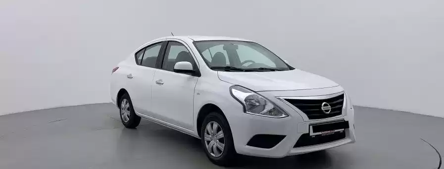 استفاده شده Nissan Sunny برای اجاره که در دوحه #22123 - 1  image 