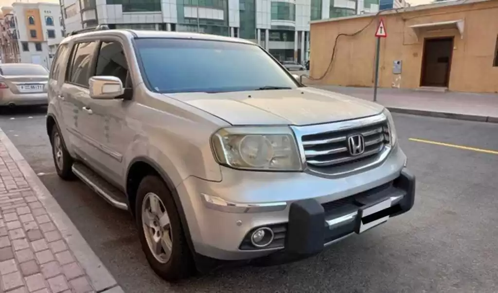 استفاده شده Honda Pilot برای اجاره که در دوحه #22144 - 1  image 