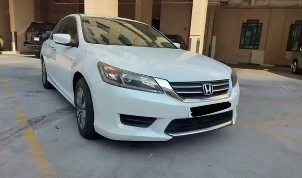 استفاده شده Honda Accord برای اجاره که در دوحه #22151 - 1  image 