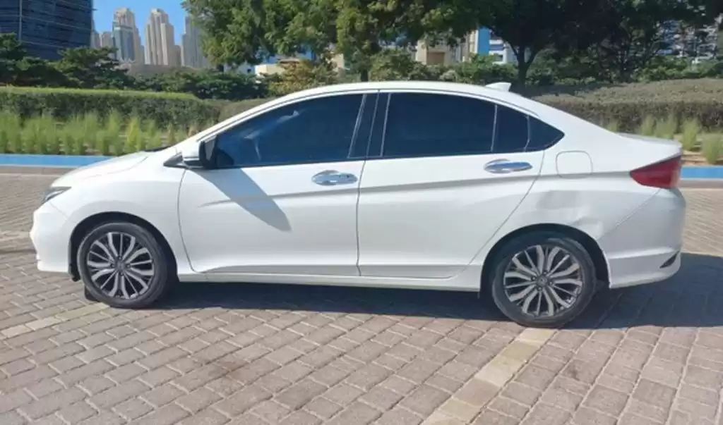 استفاده شده Honda City برای اجاره که در دوحه #22159 - 1  image 