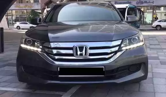 استفاده شده Honda Accord برای اجاره که در دوحه #22162 - 1  image 