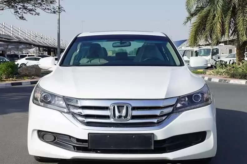 استفاده شده Honda Accord برای اجاره که در دوحه #22171 - 1  image 