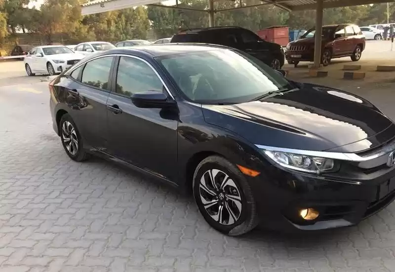 استفاده شده Honda Civic برای اجاره که در دوحه #22202 - 1  image 