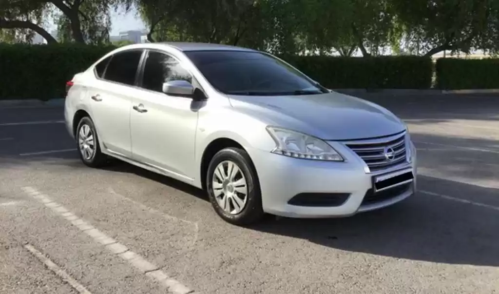 استفاده شده Nissan Sentra برای اجاره که در دوحه #22248 - 1  image 