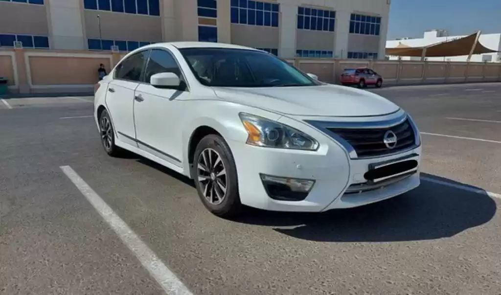 مستعملة Nissan Altima للإيجار في الدوحة #22277 - 1  صورة 