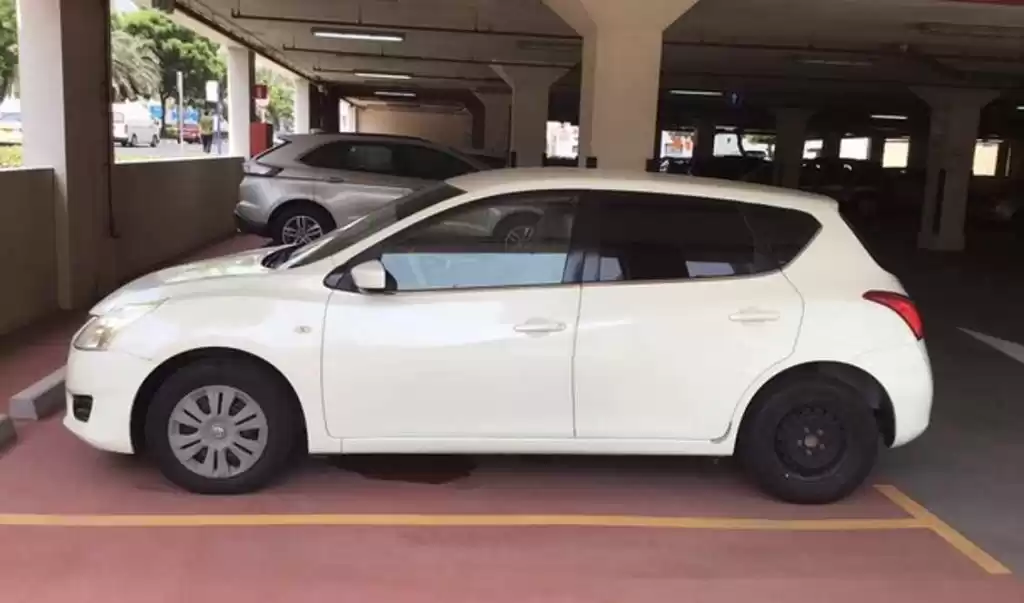 Usado Nissan Tiida Alquiler en Doha #22295 - 1  image 