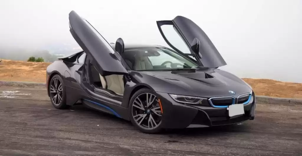 مستعملة BMW i8 Sport للإيجار في عمان #22823 - 1  صورة 