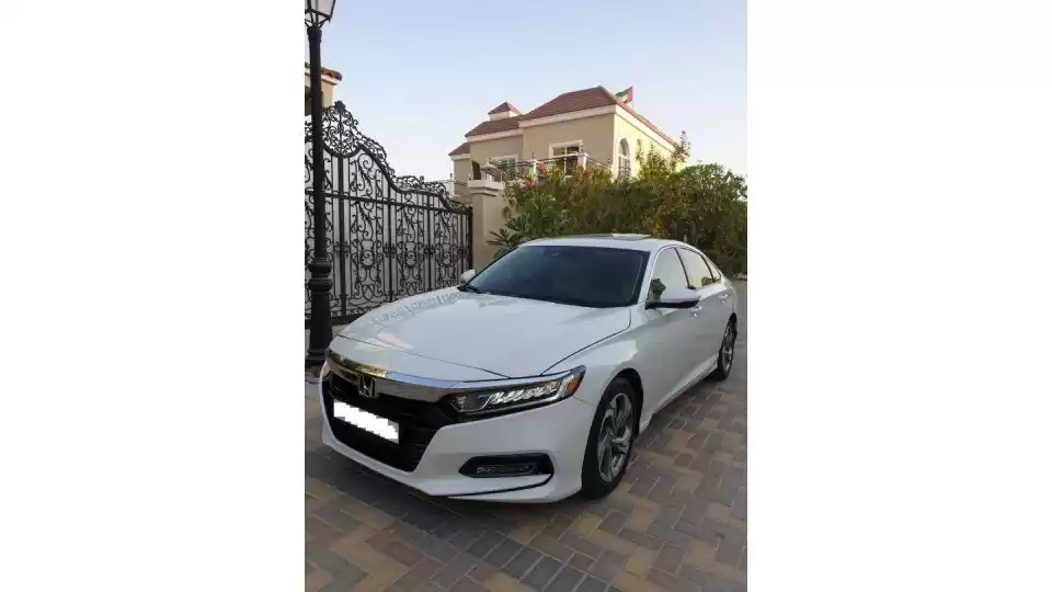 مستعملة Honda Accord للبيع في دبي #23476 - 1  صورة 