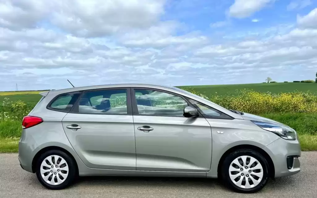 Использовал Kia Unspecified Продается в Лондон , Большой Лондон , Англия #27853 - 1  image 