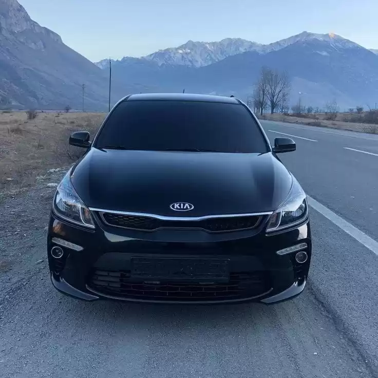 مستعملة Kia Carens SUV للبيع في لندن , لندن-الكبرى , إنجلترا #27905 - 1  صورة 
