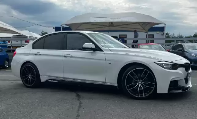 مستعملة BMW 320 للبيع في لندن-الكبرى , إنجلترا #29119 - 1  صورة 