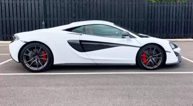 مستعملة Mclaren 570S للبيع في لندن , لندن-الكبرى , إنجلترا #29718 - 1  صورة 