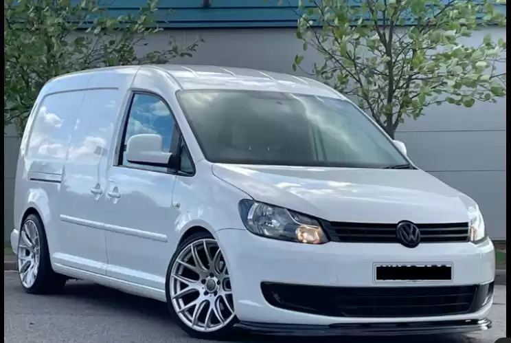 Utilisé Volkswagen Caddy Maxi À vendre au Angleterre #30672 - 1  image 