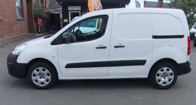Использовал Peugeot Partner Tepee Продается в Большой Лондон , Англия #31035 - 1  image 