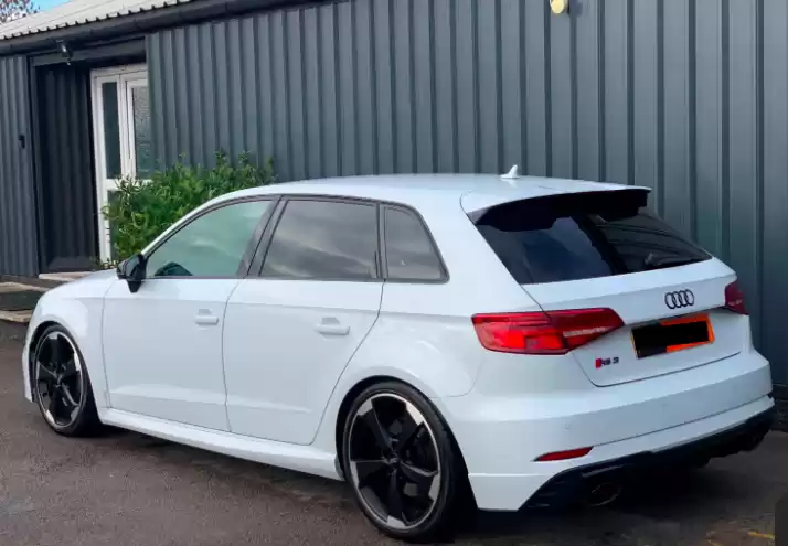 مستعملة Audi RS 3 للبيع في لندن-الكبرى , إنجلترا #31226 - 1  صورة 