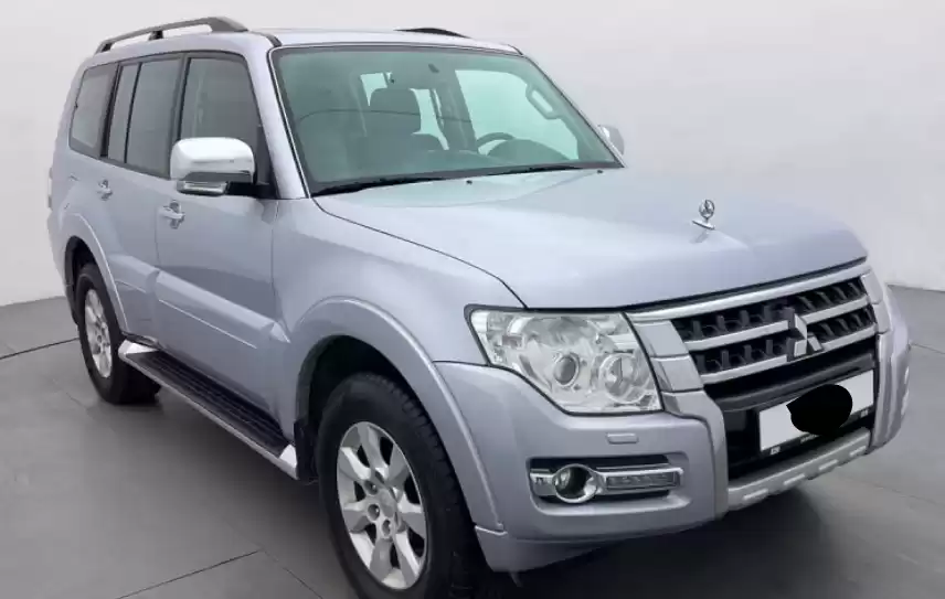 مستعملة Mitsubishi Pajero للبيع في دبي #31382 - 1  صورة 