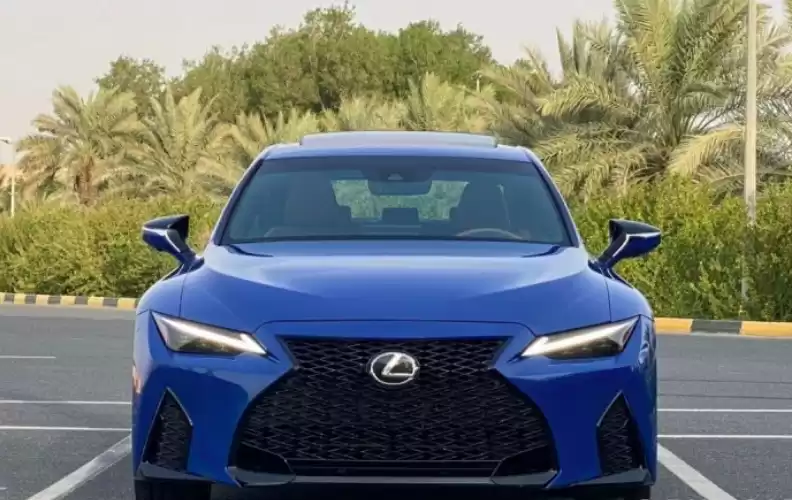 مستعملة Lexus IS 300 للبيع في دبي #31568 - 1  صورة 
