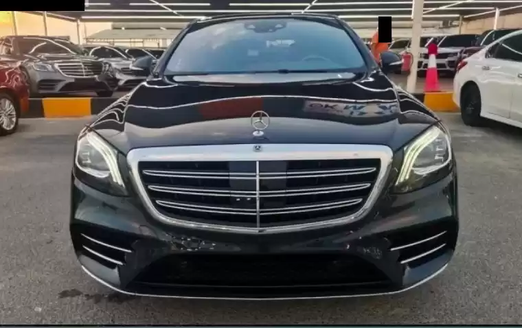 مستعملة Mercedes-Benz 560 للبيع في دبي #31569 - 1  صورة 